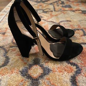 Steve Madden heel